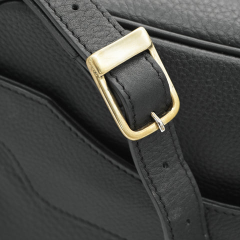 Close-Up on brass hardware of Handmade Fullgrain Tumbled Cowhide Leather Bag by Obbi Good Label Singapore