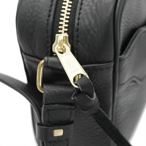 Close-up on YKK Excella Zipper on Handmade Fullgrain Tumbled Cowhide Leather Bag by Obbi Good Label Singapore