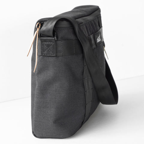 OriGinaLe OUTDOOR MOBILITY SLING BAG