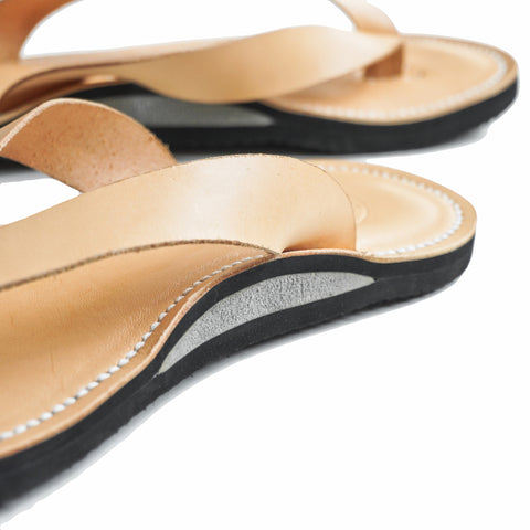 OGL/DR SOLE THONG STYLE LEATHER SANDALS NATURAL