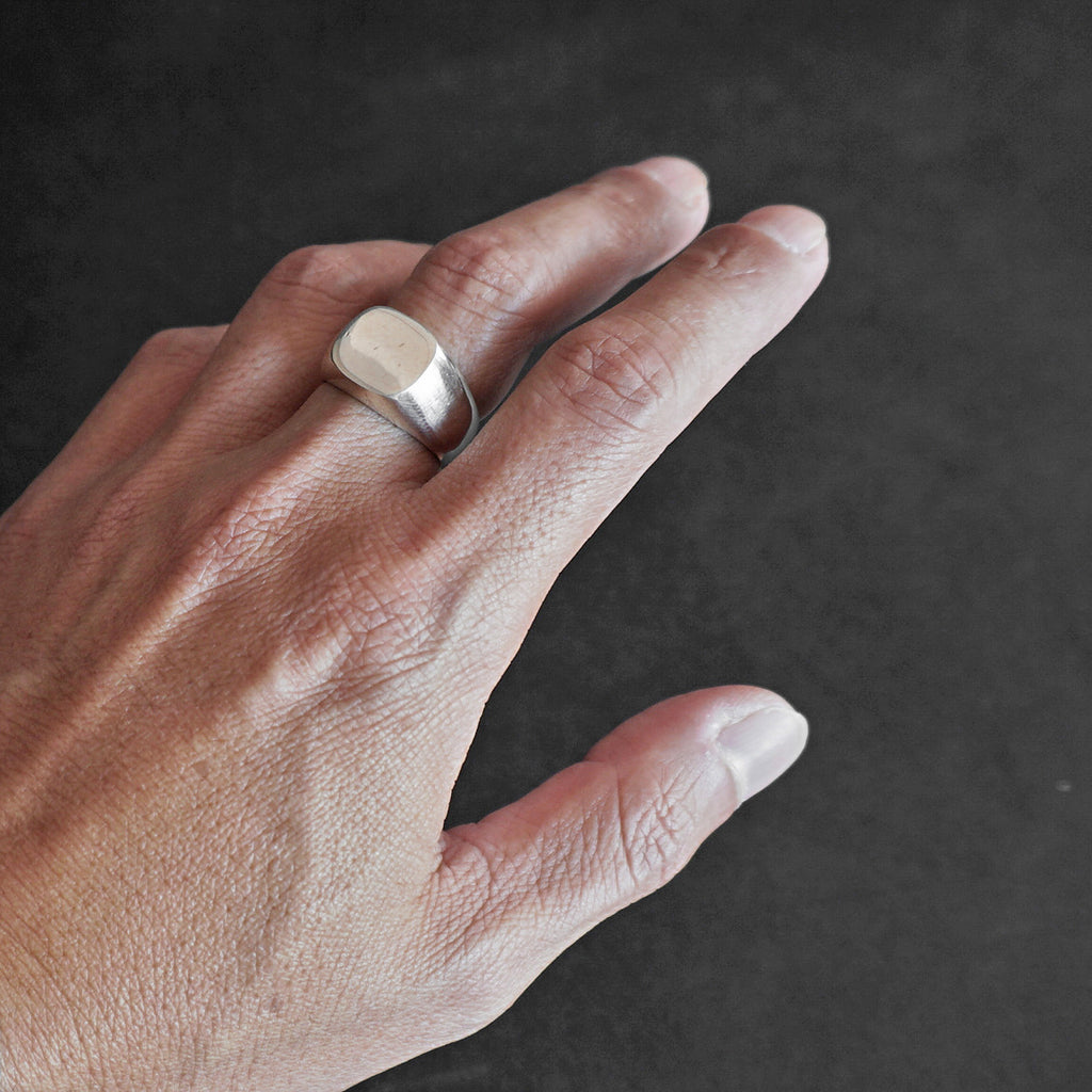 OVY Silver Signet Ring 新品未使用 Silver Signet Ring | OVY