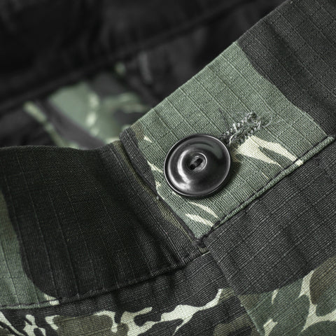 HGS Tiger Camouflage Shorts button view, rugged outdoor shorts by Heritage General Store