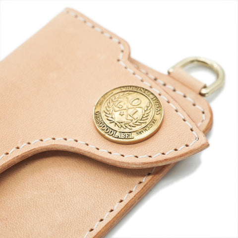 Handmade horsehide leather cardholder concho snap natural full grain close-up view by BRAVE, Obbi Good Label