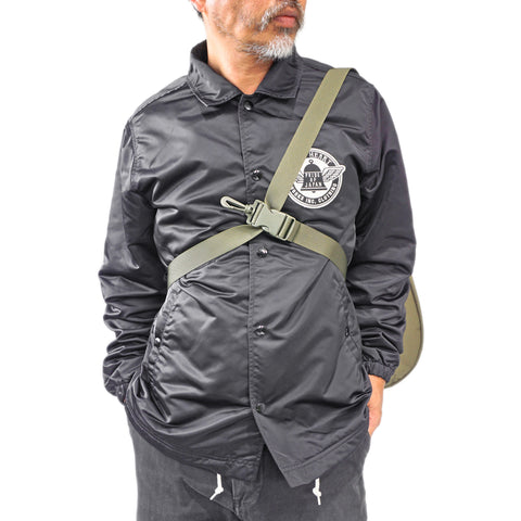 Integrated Crossbody Stabilizer System secures the OriGinaLe Origo Roll-Top Hobo Bag comfortably against the body